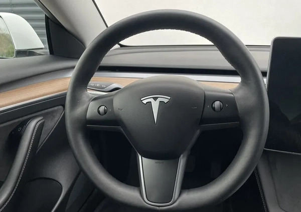 Tesla Model 3 cena 125900 przebieg: 33000, rok produkcji 2021 z Żmigród małe 631